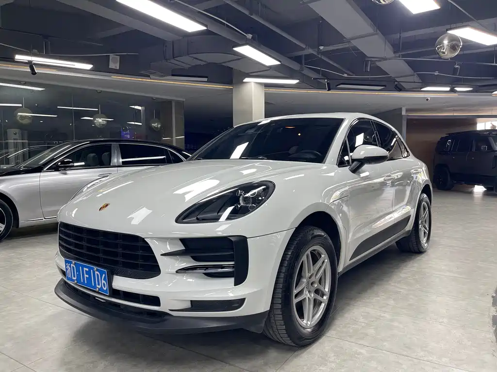 Porsche Macan 2020 — фото 1