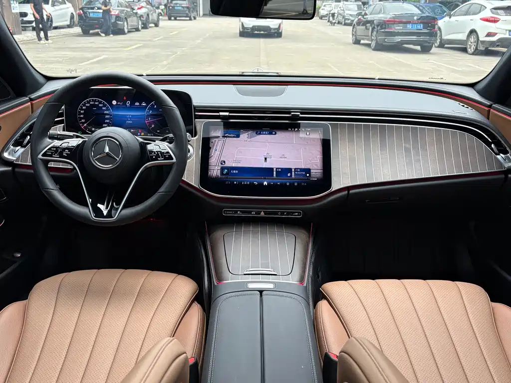 Mercedes-Benz E-Class 2024 — фото 10
