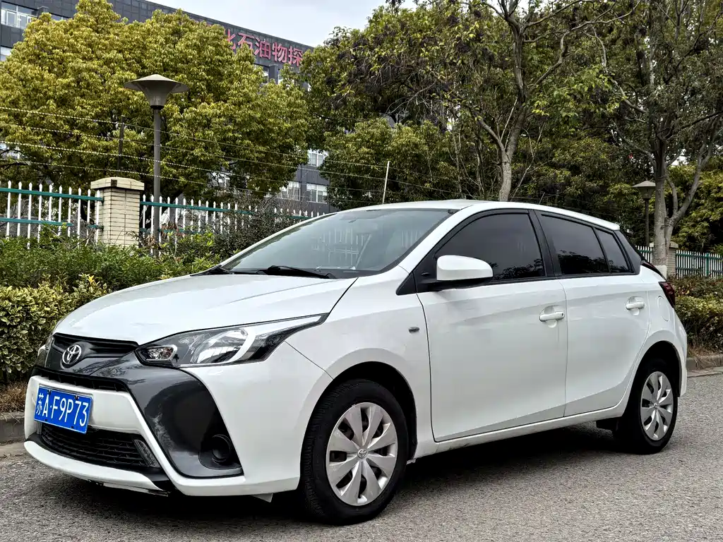 Toyota Yaris L 2018 — фото 1