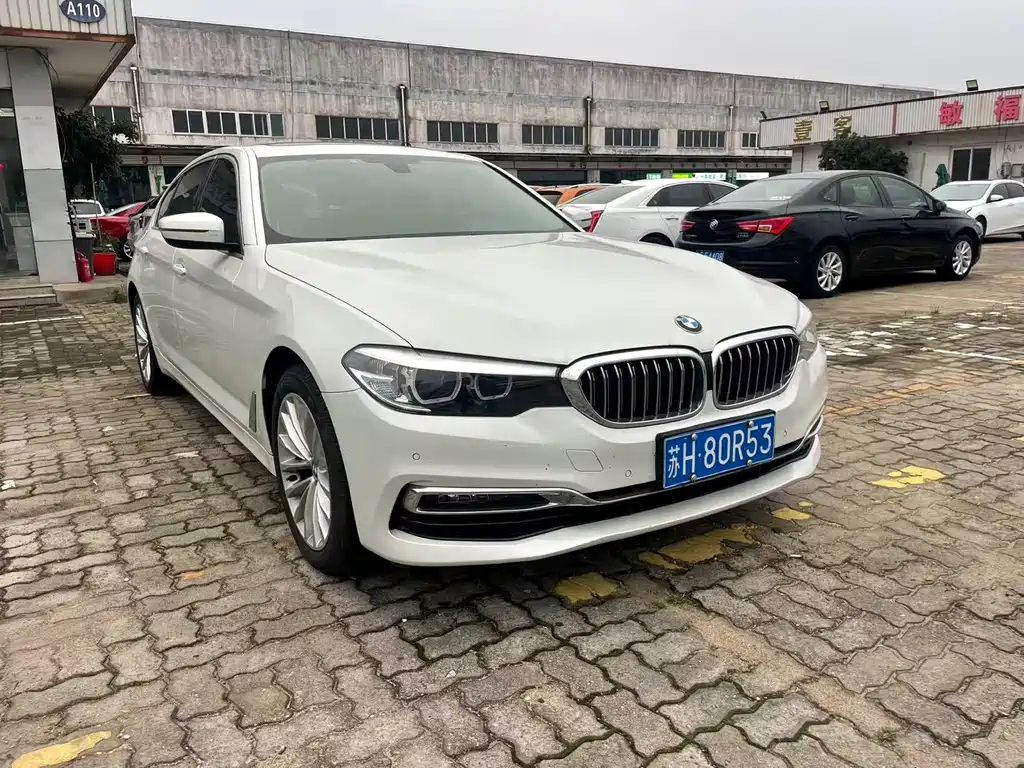BMW 5 Series 2019 — фото 1