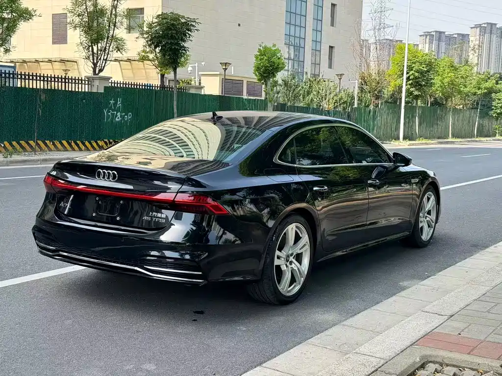 Audi A7L 2023 — фото 4