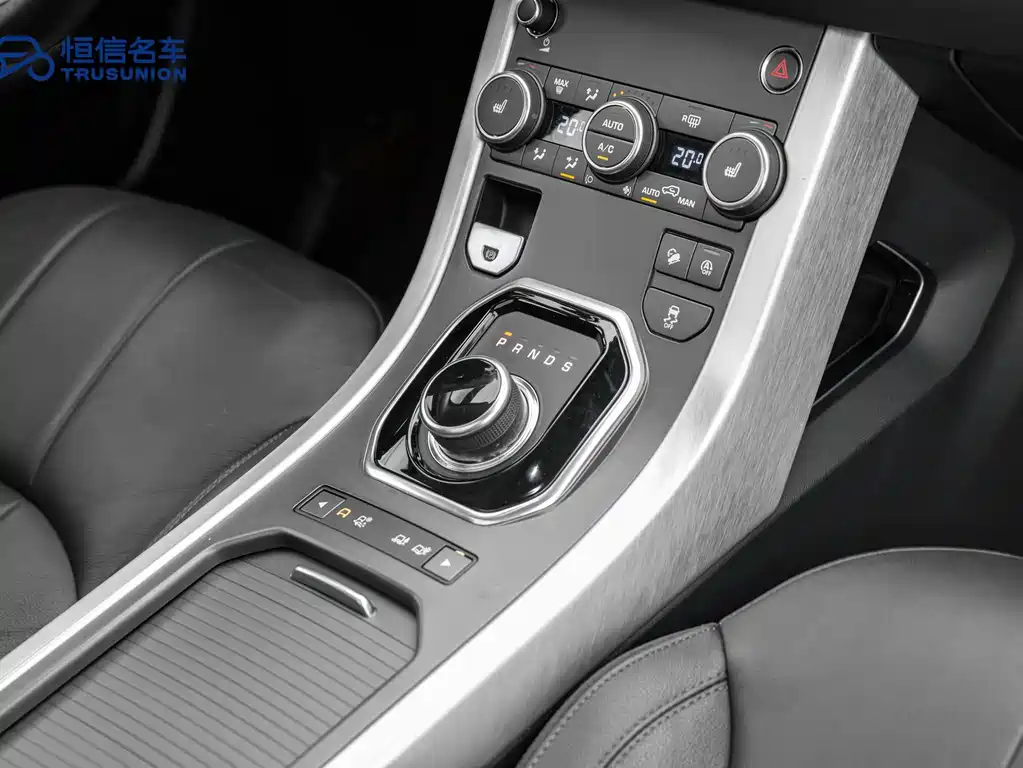 Land Rover Evoque 2019 — фото 18
