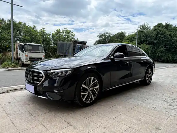 Mercedes-Benz E-Class 2024