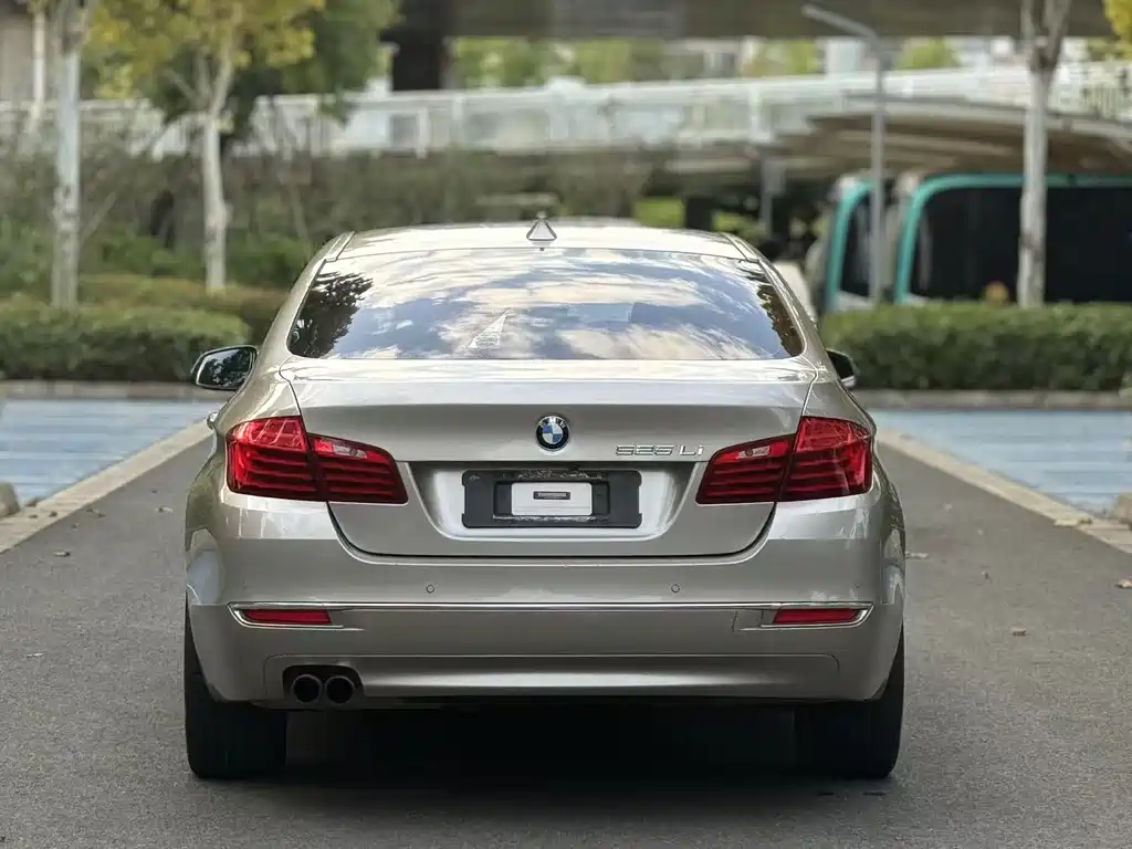 BMW 5 Series 2017 — фото 6