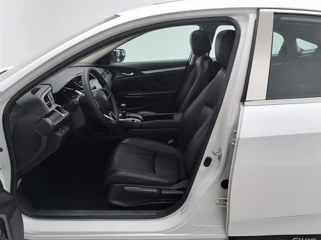 Honda Civic 2018 — фото 10
