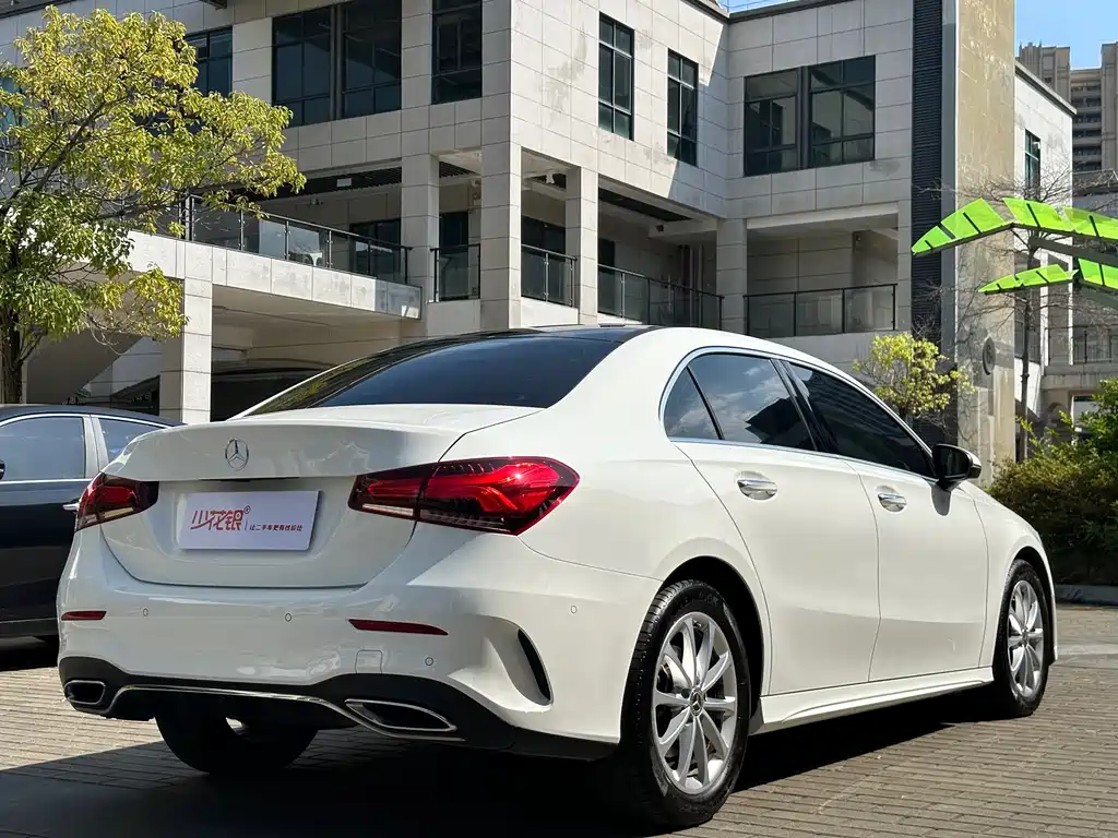 Mercedes-Benz A-Class 2019 — фото 9