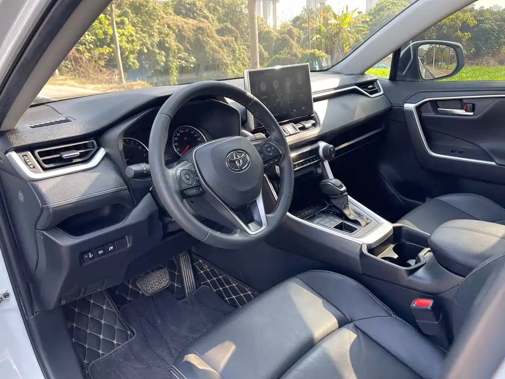 Toyota Wildlander 2022 — фото 18