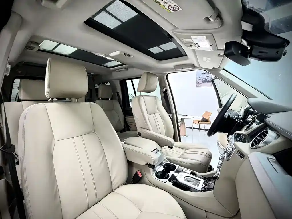 Land Rover Discovery 2016 — фото 7
