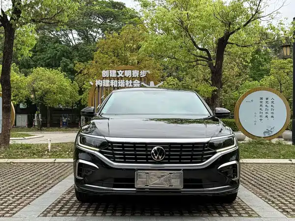 Volkswagen Passat 2022
