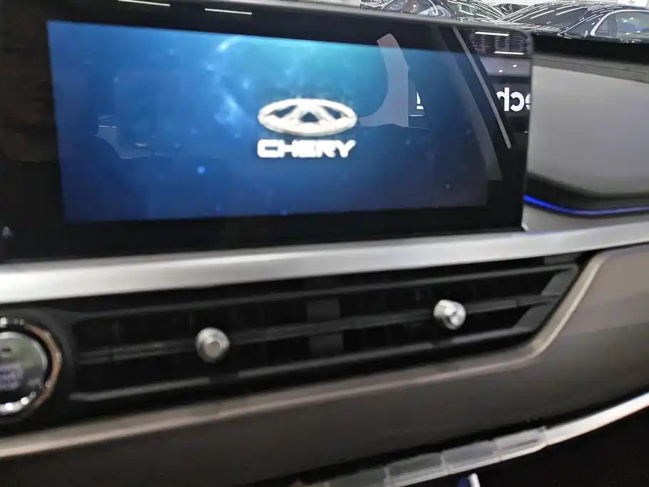 Chery Tiggo 8 2019 — фото 13