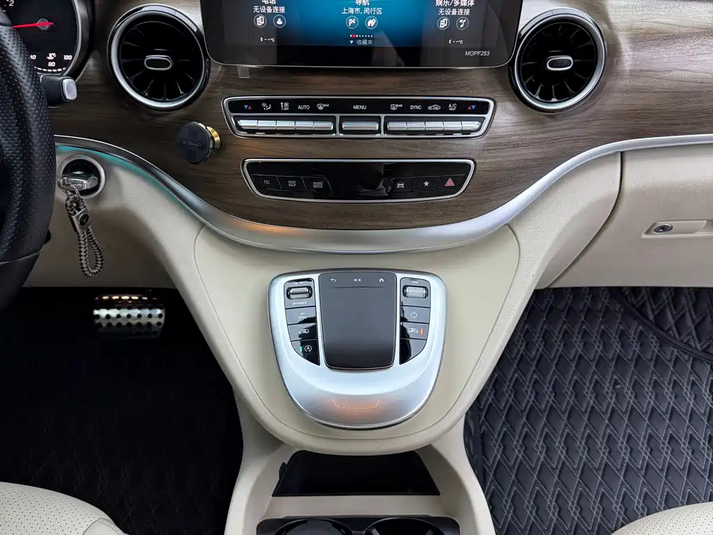 Mercedes-Benz V-Class 2020 — фото 14