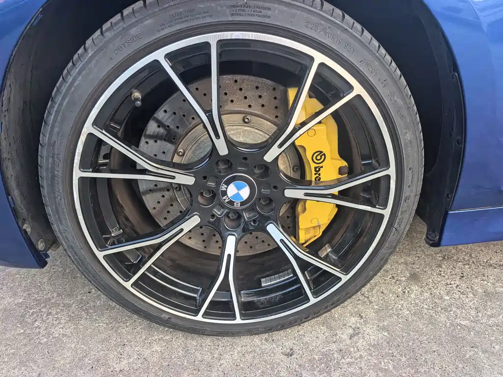 BMW 3 Series 2019 — фото 10