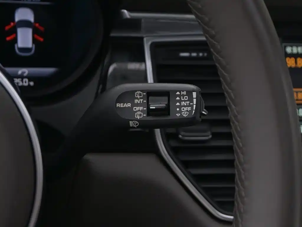 Porsche Macan 2015 — фото 32