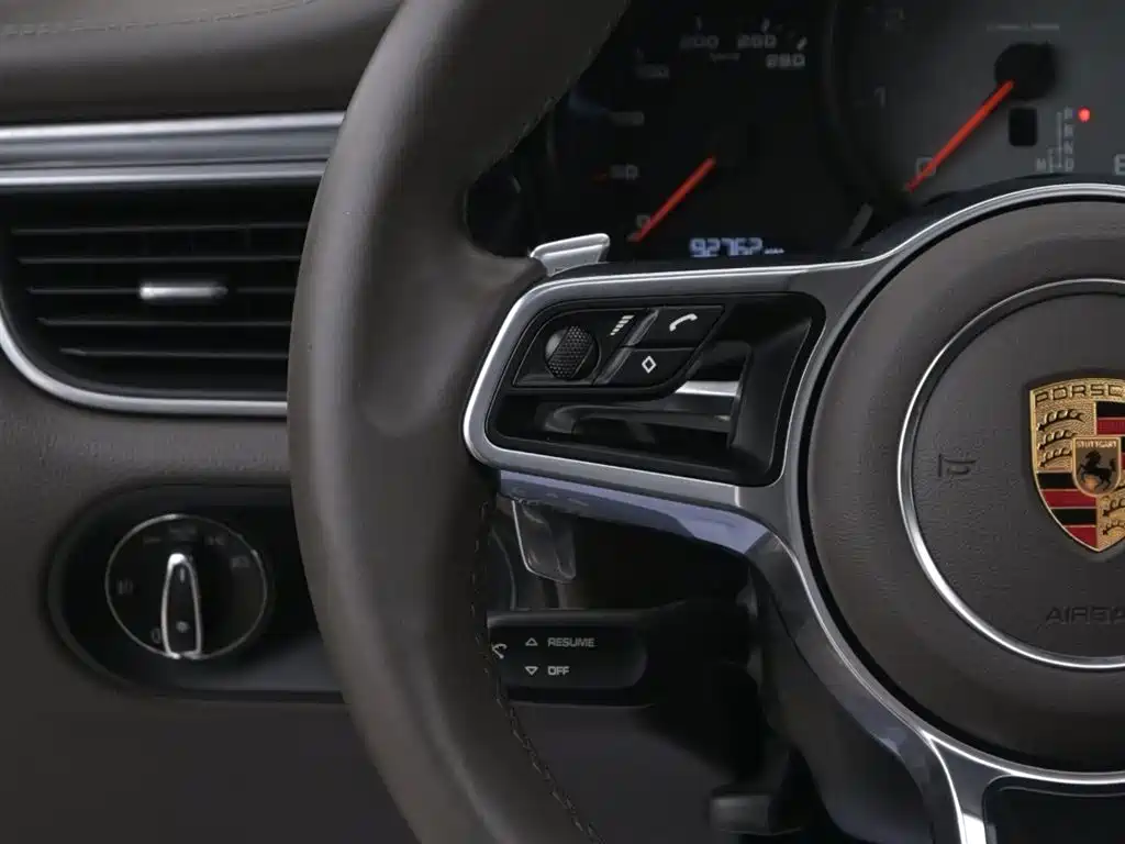 Porsche Macan 2015 — фото 26