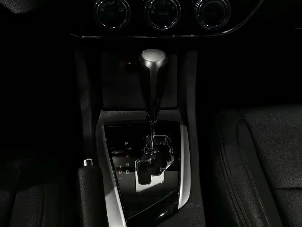 Toyota Corolla 2018 — фото 13