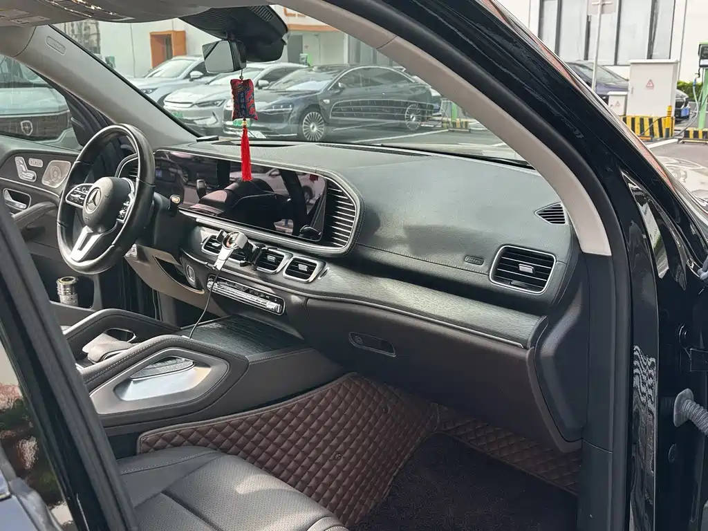 Mercedes-Benz GLS 2023 — фото 13