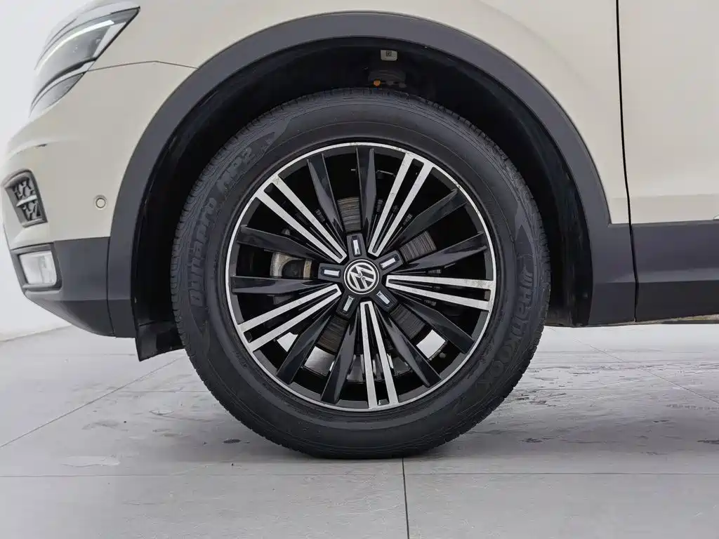 Volkswagen Tiguan L 2017 — фото 17