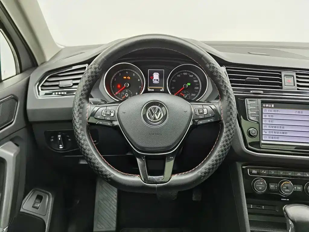 Volkswagen Tiguan L 2017 — фото 11
