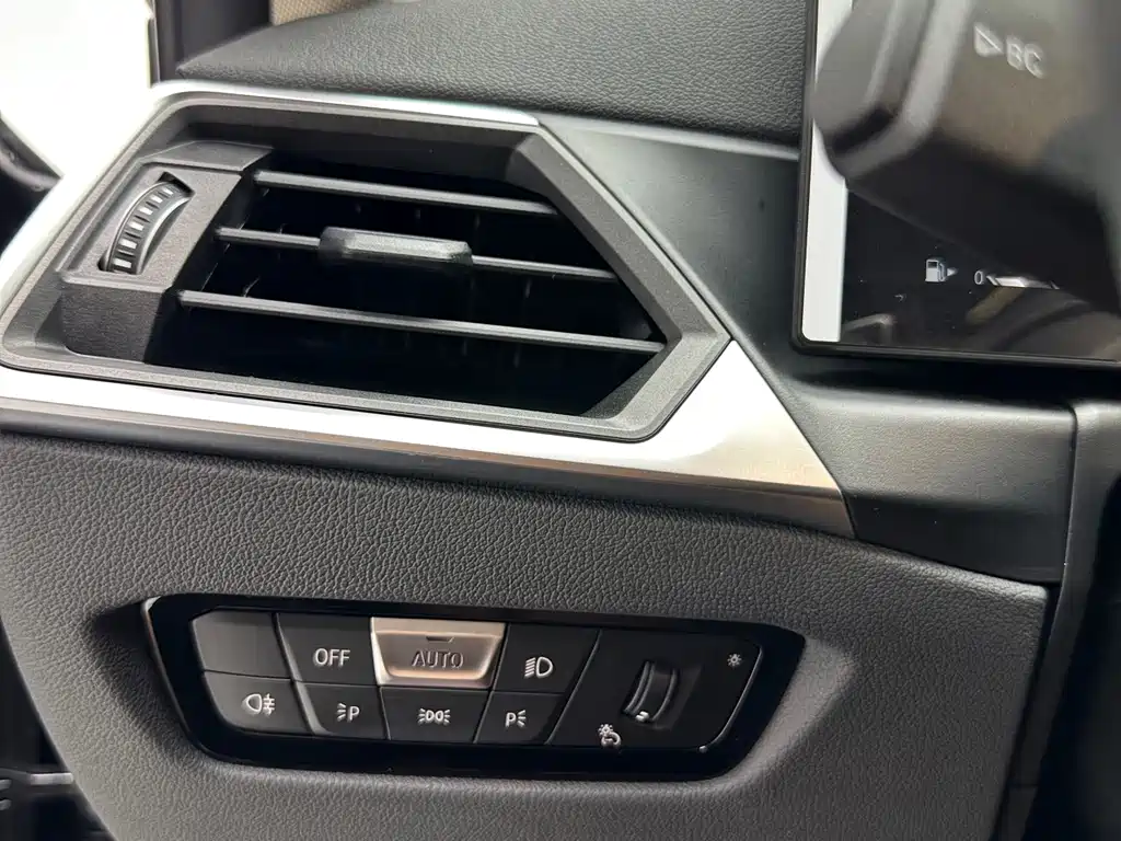 BMW 3 Series 2023 — фото 15
