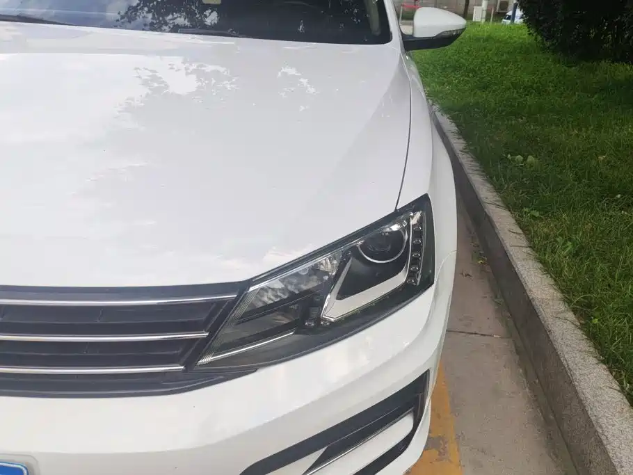 Volkswagen Sagitar 2018