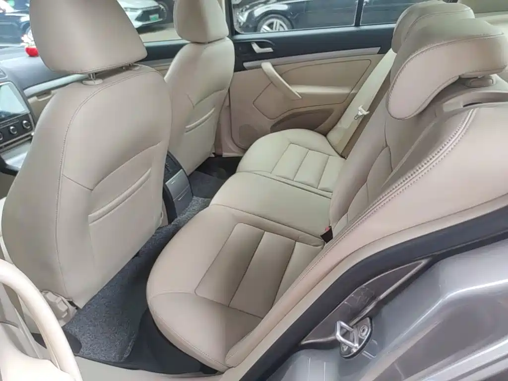 Skoda Octavia 2015 — фото 17