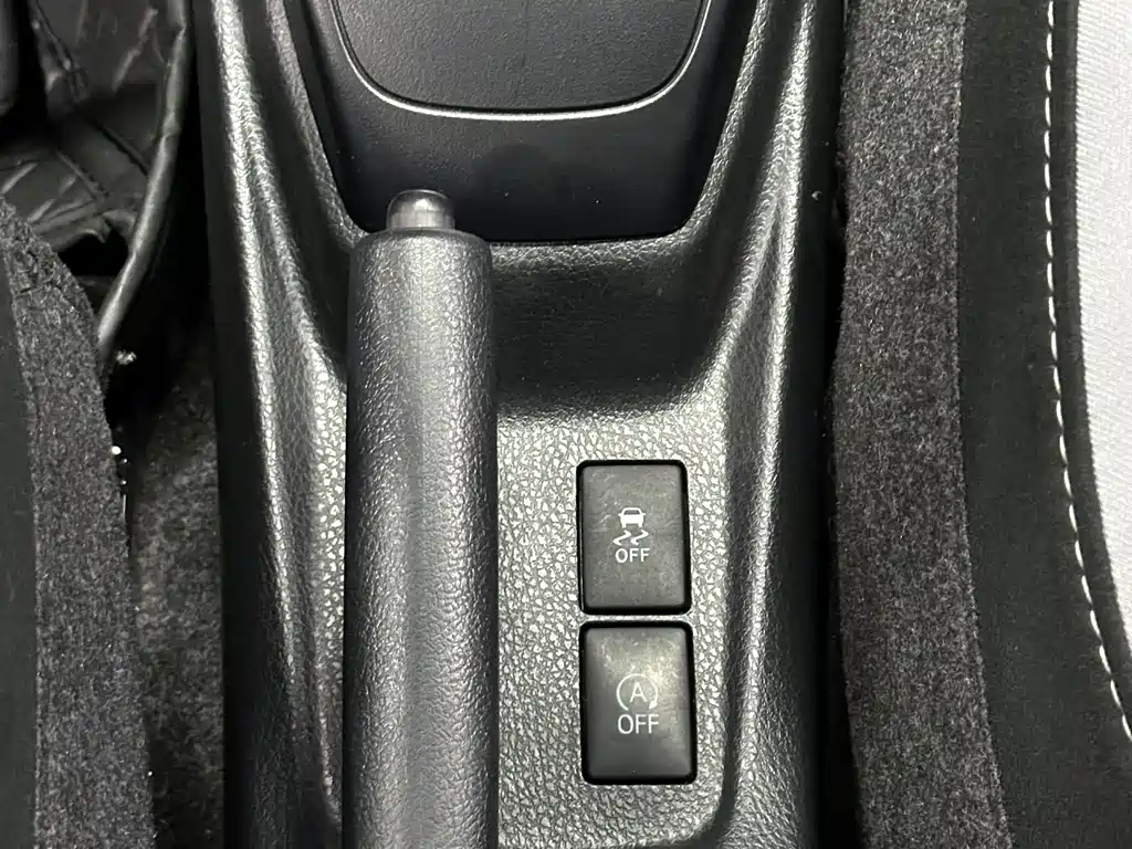 Toyota Yaris L 2022 — фото 19