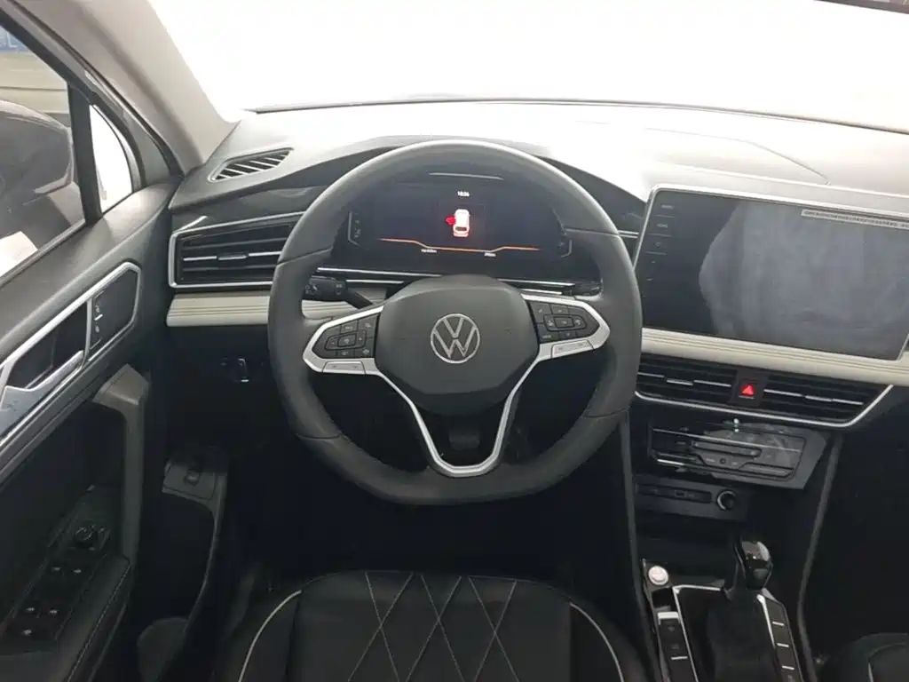 Volkswagen Tiguan L 2026 — фото 11