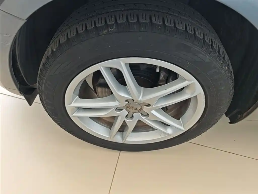 Audi Q5 2017 — фото 23