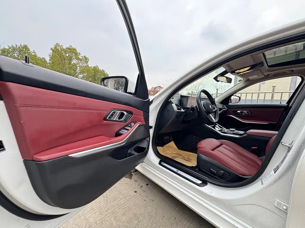 BMW 3 Series 2023 — фото 13