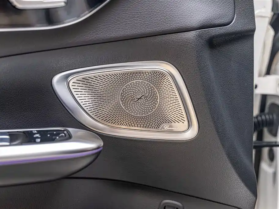 Mercedes-Benz C-Class 2024 — фото 18