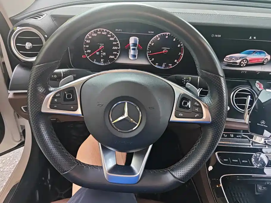 Mercedes-Benz E-Class 2017 — фото 15