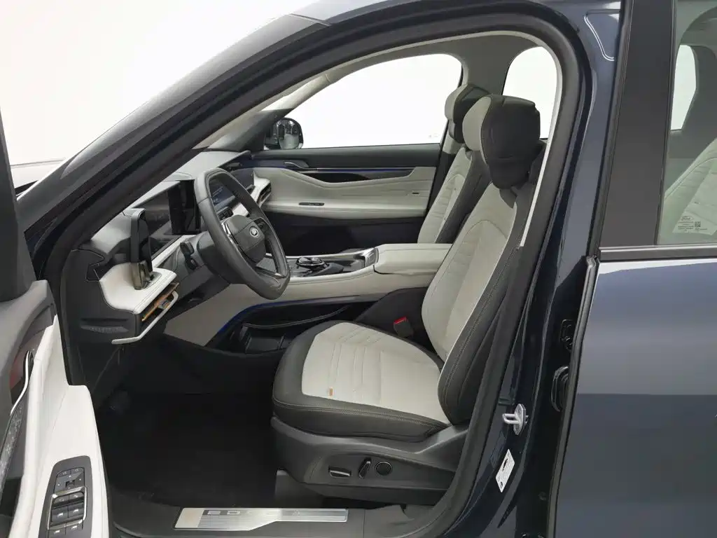Ford Edge 2023 — фото 10