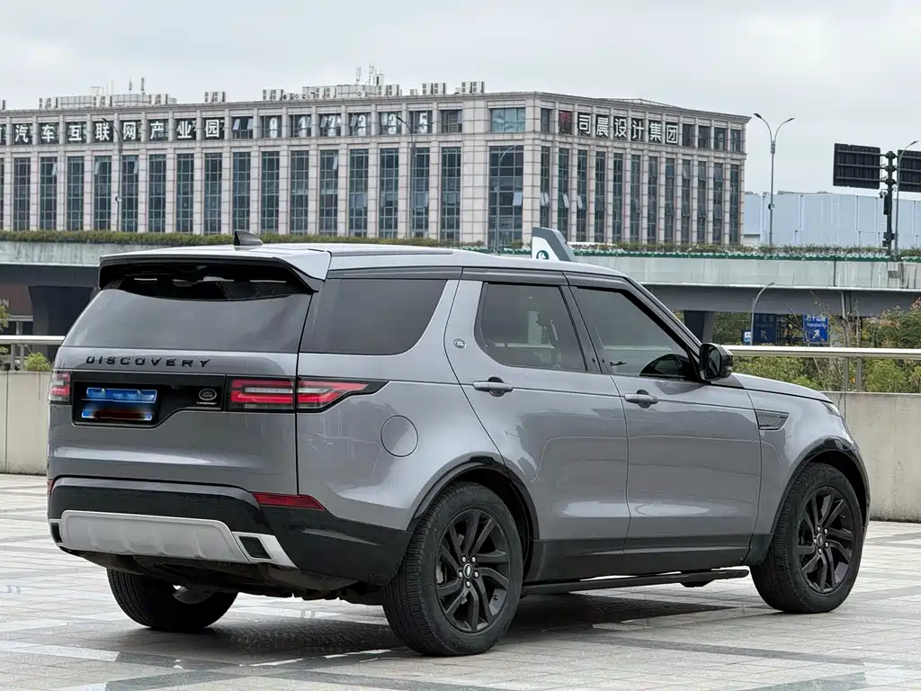 Land Rover Discovery 2021 — фото 9