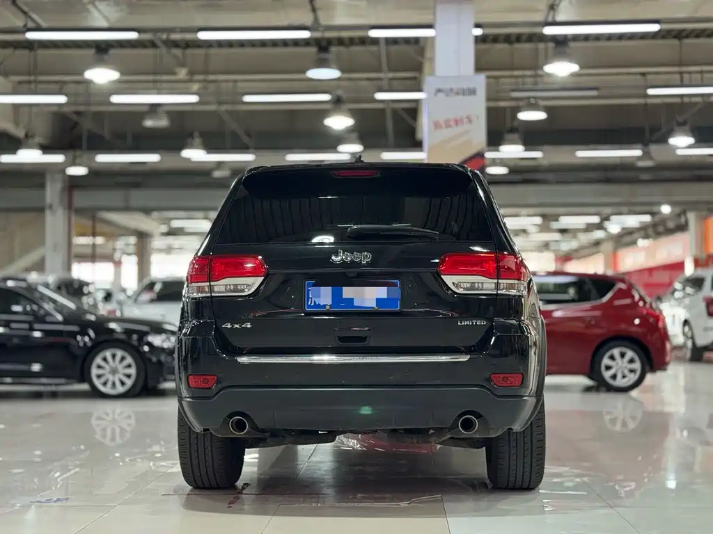 Jeep Grand Cherokee 2017 — фото 4