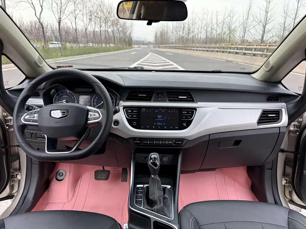 Geely Vision X3 2020 — фото 10
