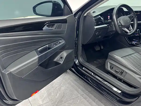 Volkswagen Passat 2023
