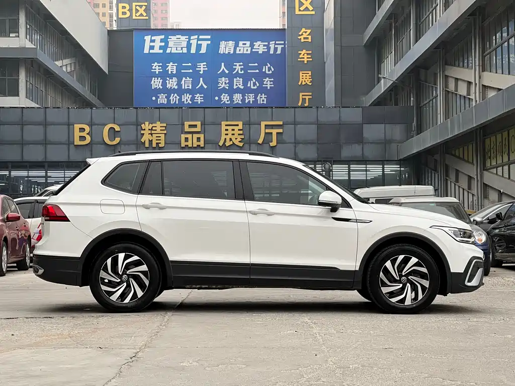 Volkswagen Tiguan L 2022 — фото 5
