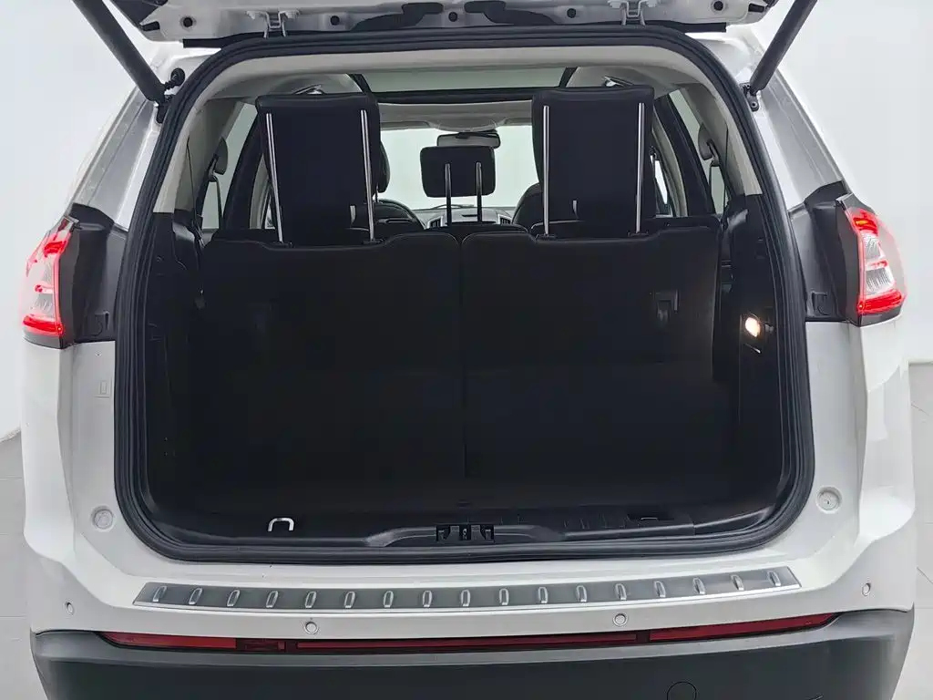 Ford Edge 2018 — фото 16