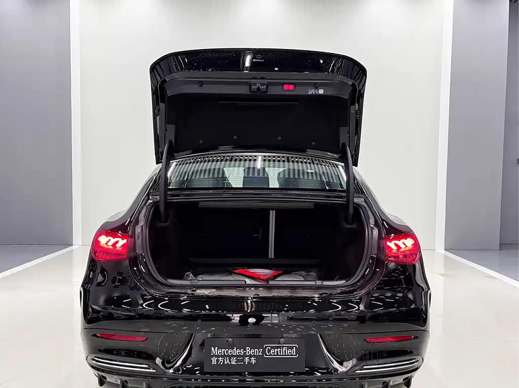 Mercedes-Benz EQE 2025 — фото 10