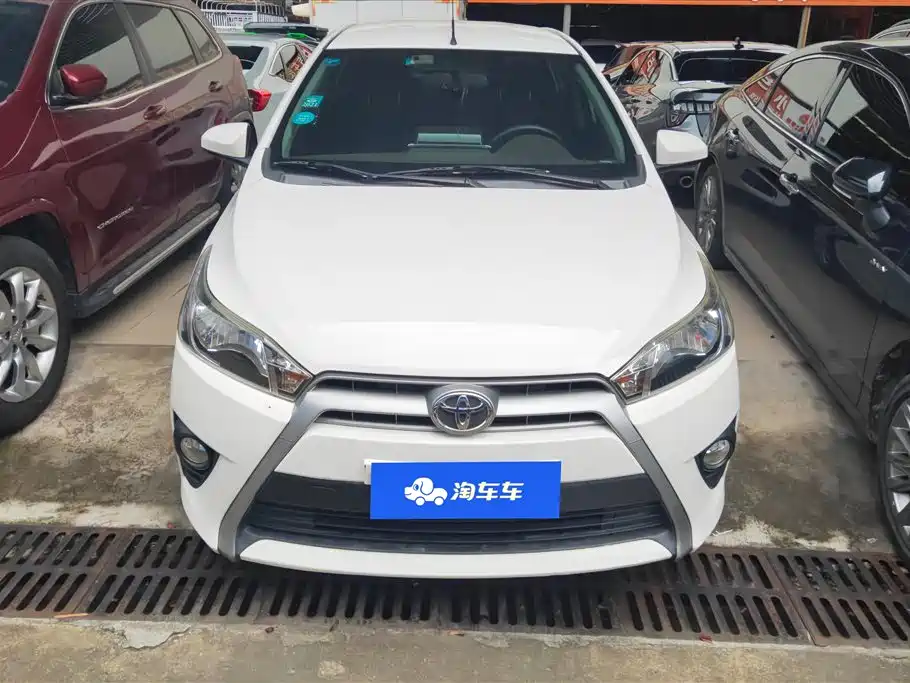 Toyota Yaris L 2015 — фото 2