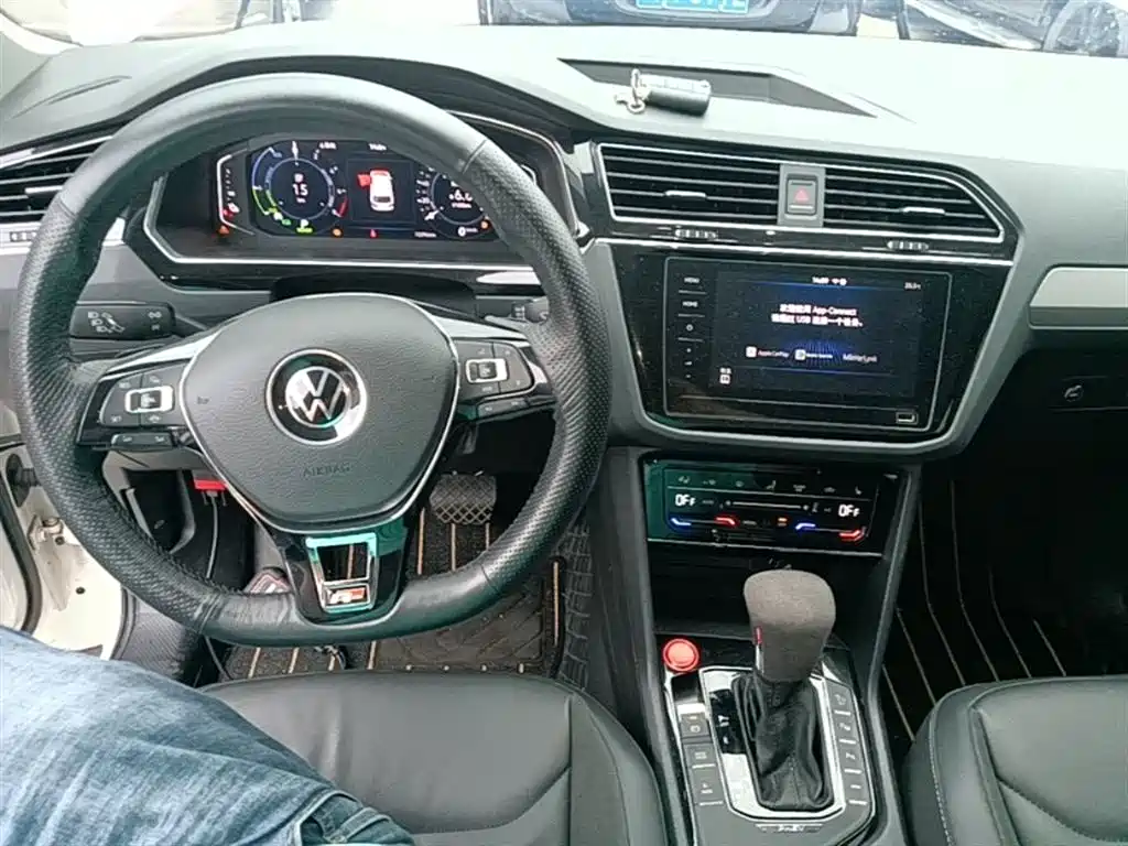Volkswagen Tiguan L PHEV 2021 — фото 10