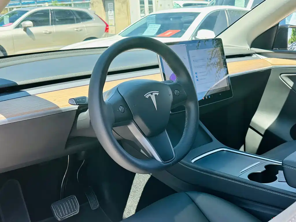 Tesla Model Y 2021 — фото 8