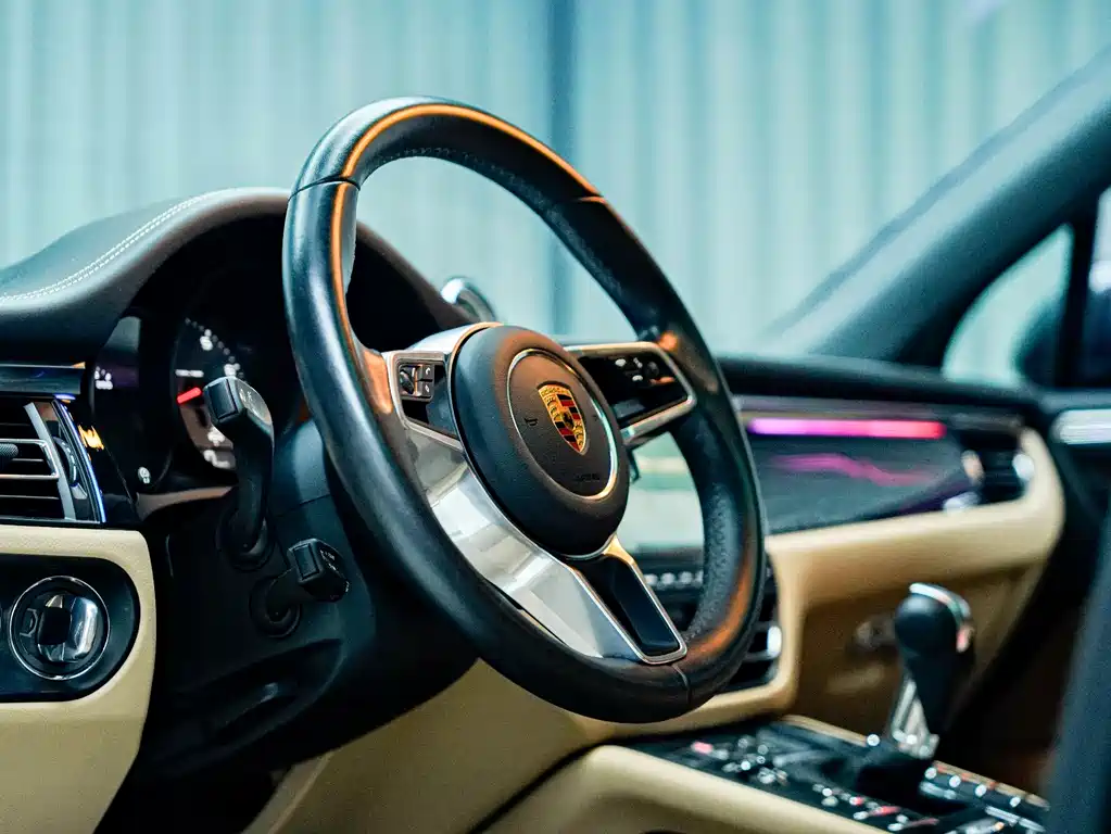 Porsche Macan 2021 — фото 8