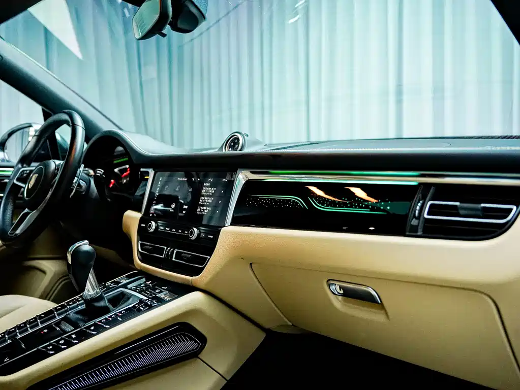 Porsche Macan 2021 — фото 12