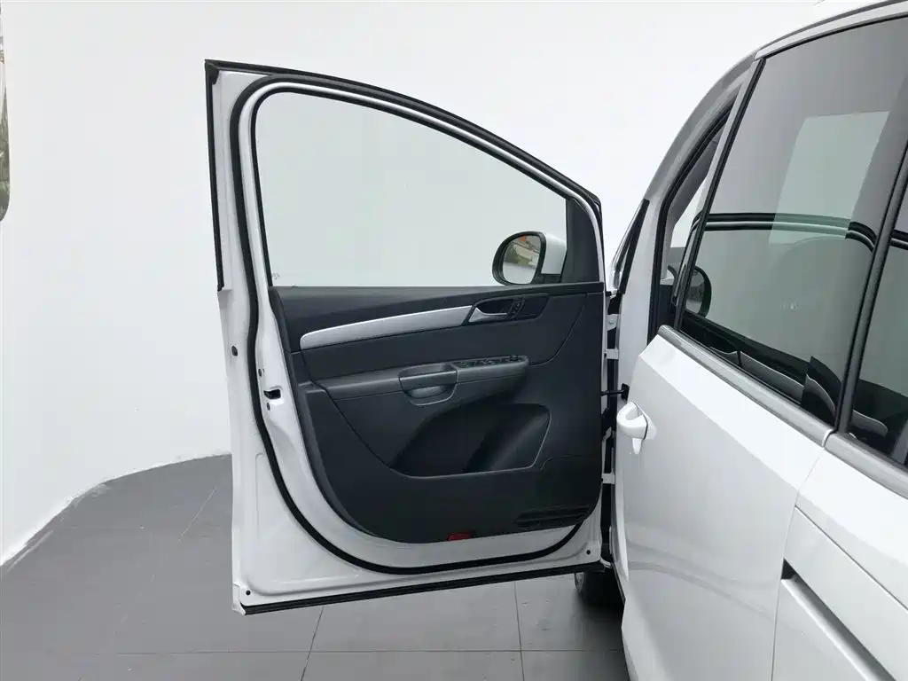 Volkswagen Sharan 2017 — фото 8