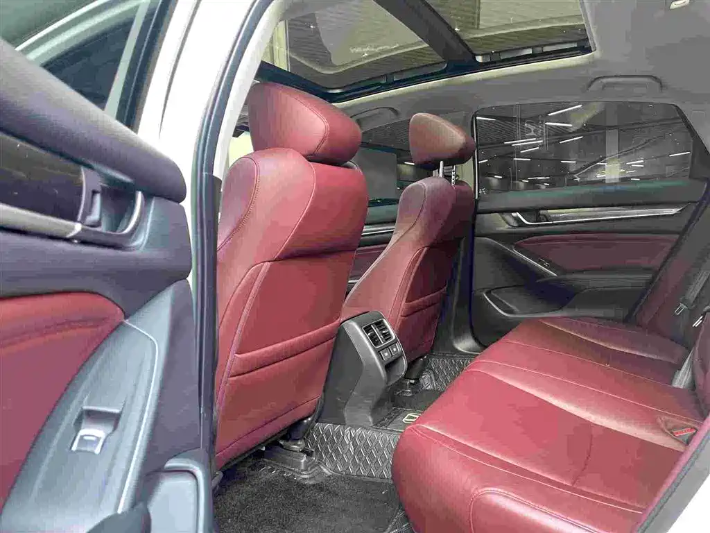 Honda Accord 2022 — фото 9