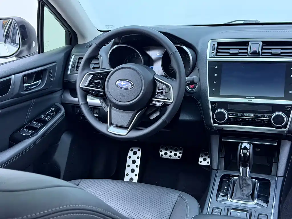Subaru Outback 2018 — фото 10