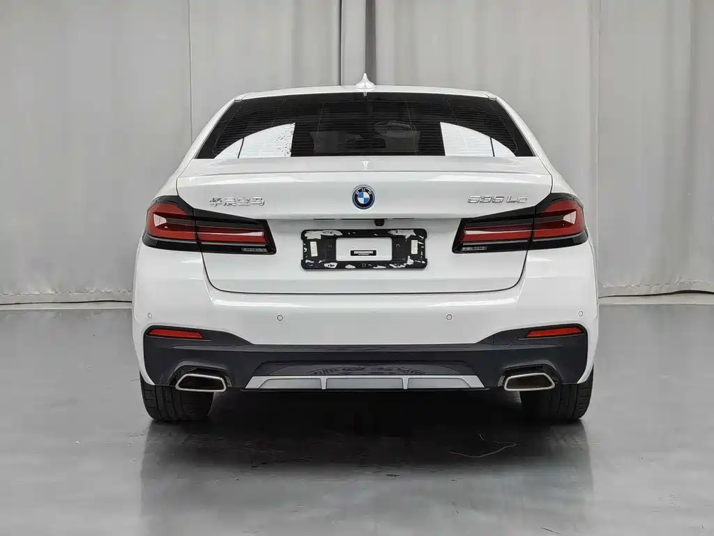 BMW 5 Series New Energy 2023 — фото 14