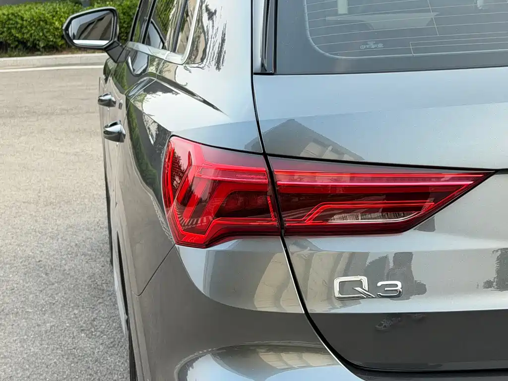 Audi Q3 2023 — фото 15