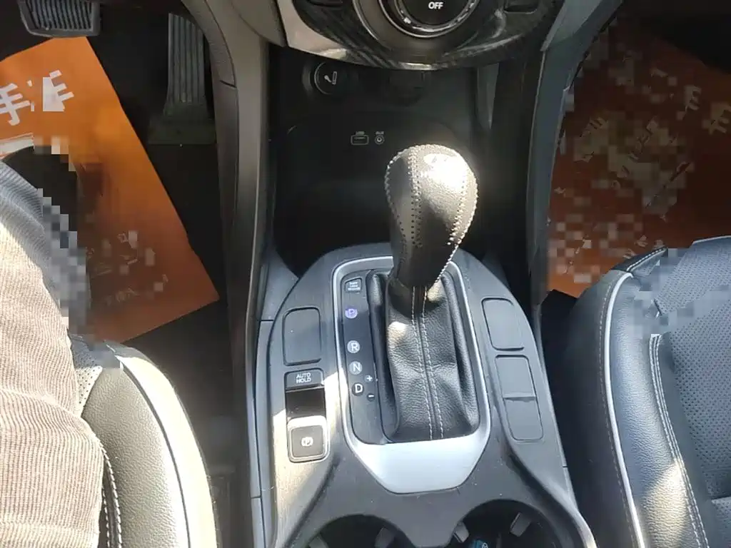 Hyundai Santa Fe 2018 — фото 14